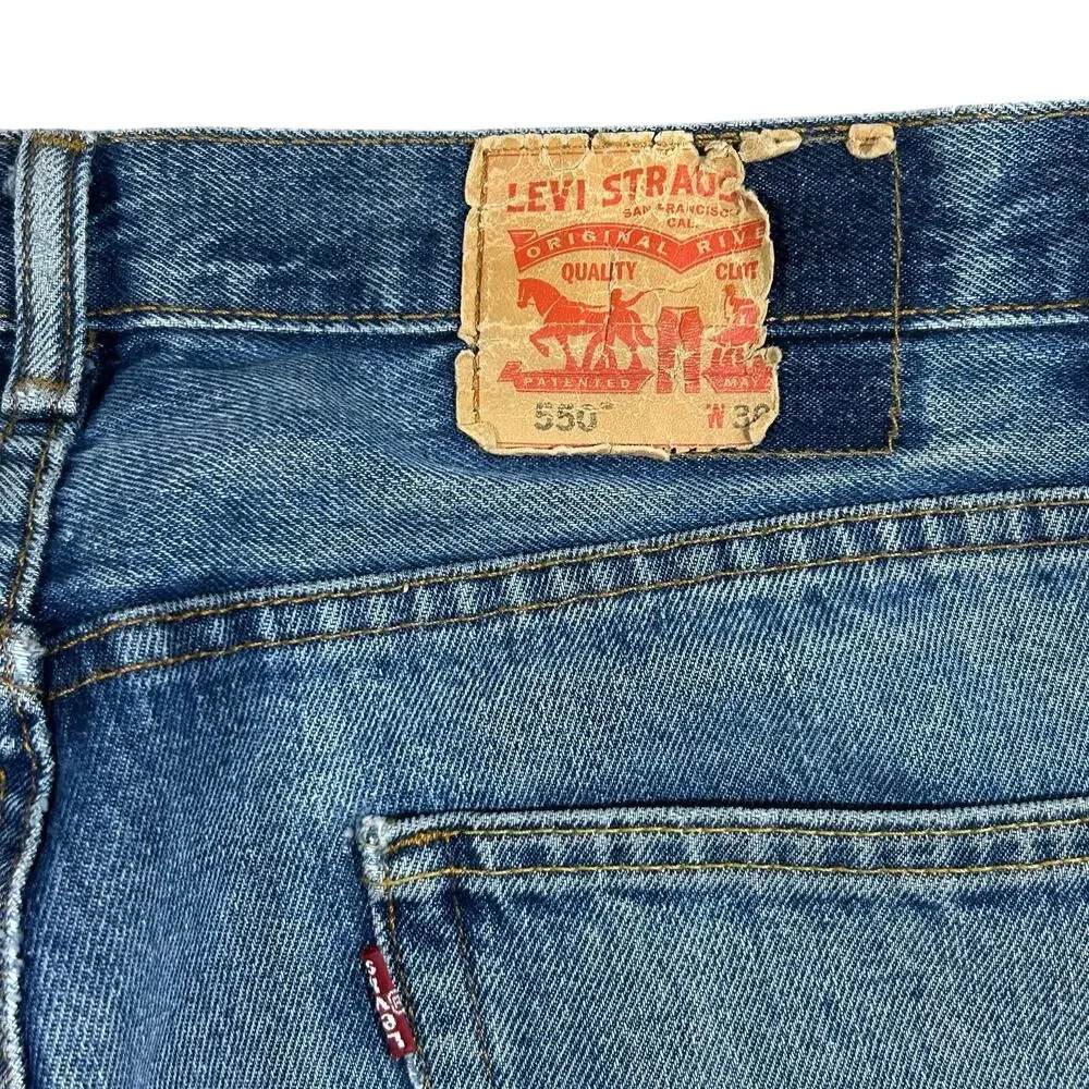 Y2K Levi’s 550 Jeans 30x32 Relaxed Faded Medium Wash Blue Denim Pants Men’s